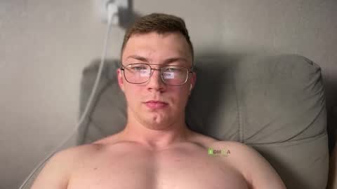 Snapshot of iron__chapman chatting on October 2025 09:28:02 PM Iron online show from October 2025 09:28:02 PM