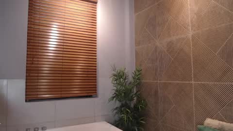 Snapshot of iron_tous chatting on April 2026 09:12:02 PM Iron Tous online show from April 2026 09:12:02 PM