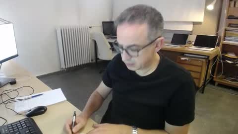 Snapshot of ironchrome chatting on October 2025 04:32:02 AM IronChrome online show from October 2025 04:32:02 AM