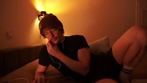 Sam online show from April 2026 10:21:02 PM