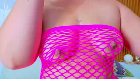 Sandy  online show from November 2025 12:59:02 PM