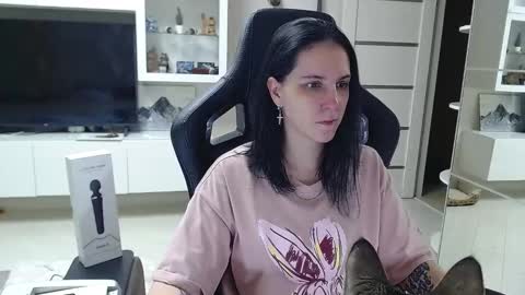 Snapshot of irwi_tomboy chatting on December 2024 11:07:01 PM Irwi Tomboy online show from December 2024 11:07:01 PM