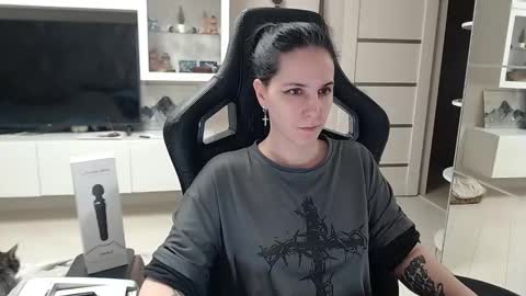 Snapshot of irwi_tomboy chatting on December 2024 08:44:02 PM Irwi Tomboy online show from December 2024 08:44:02 PM