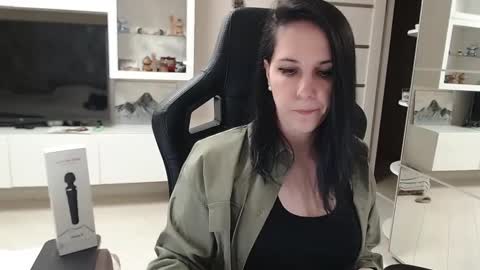 Snapshot of irwi_tomboy chatting on January 2025 02:47:01 PM Irwi Tomboy online show from January 2025 02:47:01 PM