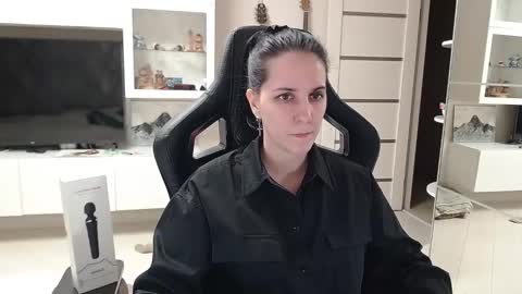 Snapshot of irwi_tomboy chatting on February 2025 07:29:01 PM Irwi Tomboy online show from February 2025 07:29:01 PM