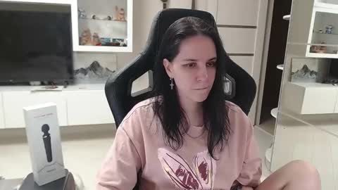 Snapshot of irwi_tomboy chatting on March 2025 10:21:01 PM Irwi Tomboy online show from March 2025 10:21:01 PM