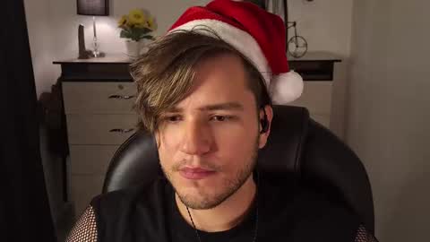 Snapshot of is_jesus chatting on December 2024 09:33:01 PM Jess online show from December 2024 09:33:01 PM