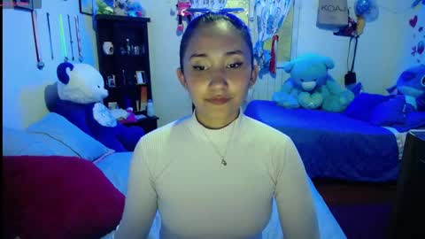 Snapshot of isa_bella___ chatting on April 2026 12:22:02 AM Isa online show from April 2026 12:22:02 AM