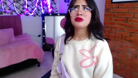 isabela online show from September 2025 10:11:02 PM