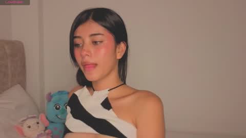 Snapshot of isa_dolly chatting on March 2026 11:44:01 PM Isa Dolly online show from March 2026 11:44:01 PM