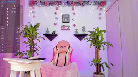 Snapshot of isa_greey chatting on December 2024 12:01:02 AM isabella online show from December 2024 12:01:02 AM