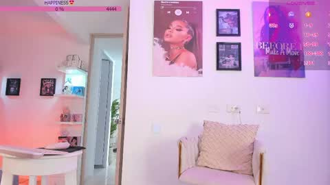 Snapshot of isa_greey chatting on April 2026 05:06:02 PM isabella online show from April 2026 05:06:02 PM