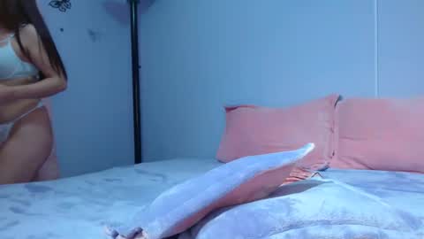 Snapshot of isa_jones1 chatting on December 2024 01:41:02 AM isa_jones1 online show from December 2024 01:41:02 AM