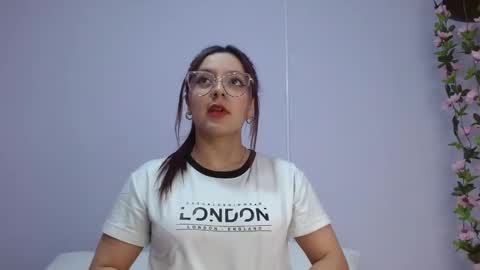 Snapshot of isa_jones1 chatting on December 2024 01:06:02 AM isa_jones1 online show from December 2024 01:06:02 AM