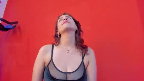 Snapshot of isa_kis_1 chatting on February 2025 02:54:01 PM Isabella online show from February 2025 02:54:01 PM