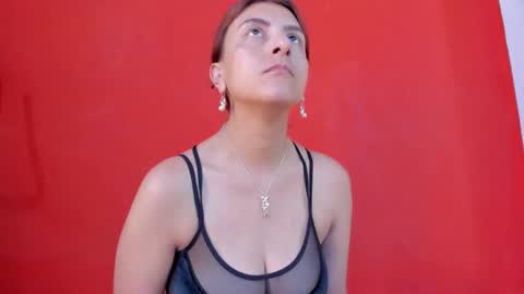 Snapshot of isa_kis_1 chatting on February 2025 12:19:01 PM Isabella online show from February 2025 12:19:01 PM