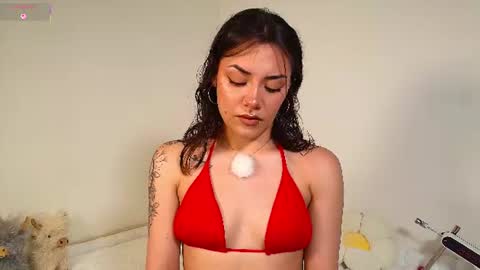 Snapshot of isa_laurentt chatting on June 2026 01:32:02 AM Isabella Laurentt online show from June 2026 01:32:02 AM