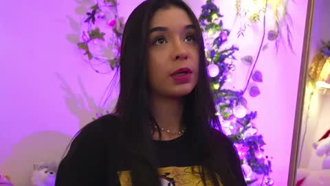 Isabella        online show from December 2025 10:58:02 PM