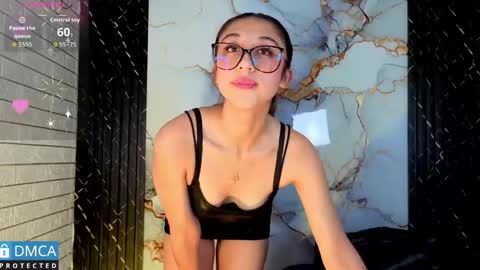 Snapshot of isa_sweet1_ chatting on May 2026 04:04:02 PM Isa online show from May 2026 04:04:02 PM