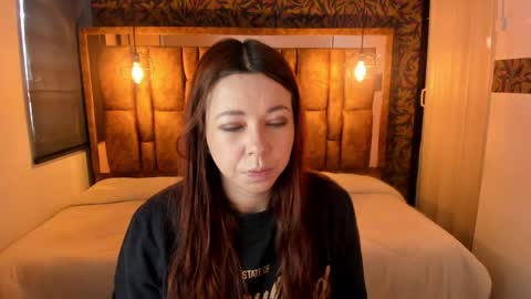 Snapshot of isa_thompson__ chatting on November 2025 11:57:02 AM I S A online show from November 2025 11:57:02 AM