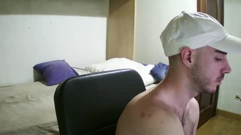 Isaac99c online show from February 2025 09:48:02 PM