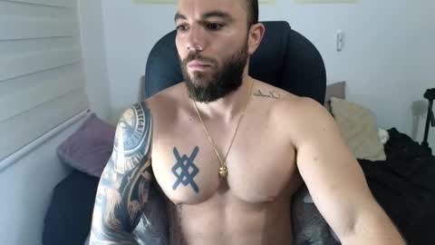 Snapshot of isaac_carter chatting on November 2025 10:59:01 AM Isaac carter online show from November 2025 10:59:01 AM