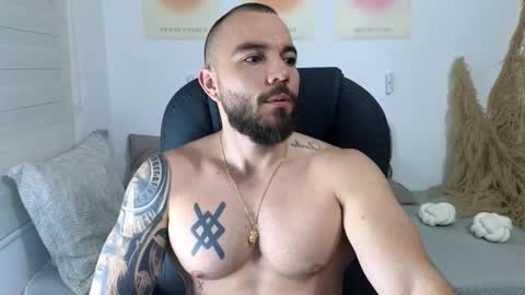 Snapshot of isaac_carter chatting on November 2025 11:03:01 AM Isaac carter online show from November 2025 11:03:01 AM