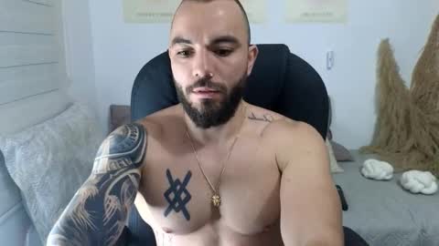 Snapshot of isaac_carter chatting on November 2025 10:59:01 AM Isaac carter online show from November 2025 10:59:01 AM