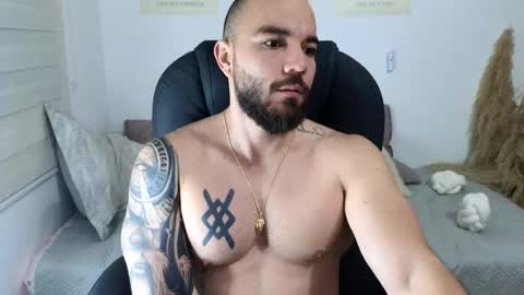 Snapshot of isaac_carter chatting on November 2025 10:47:02 AM Isaac carter online show from November 2025 10:47:02 AM