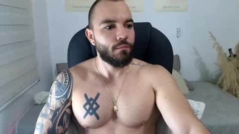 Snapshot of isaac_carter chatting on November 2025 11:13:01 AM Isaac carter online show from November 2025 11:13:01 AM