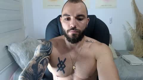 Isaac carter online show from November 2025 11:14:01 AM