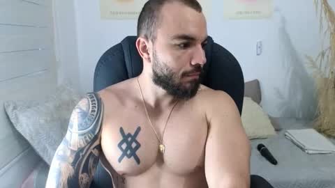 Snapshot of isaac_carter chatting on December 2025 11:37:01 AM Isaac carter online show from December 2025 11:37:01 AM