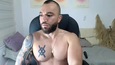 Snapshot of isaac_carter chatting on December 2025 11:15:02 AM Isaac carter online show from December 2025 11:15:02 AM