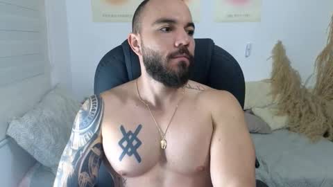 Isaac carter online show from December 2025 11:18:01 AM