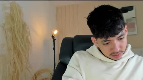 isaac_cryston online show from November 2025 08:29:01 PM