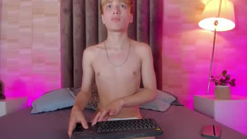 Snapshot of isaac_grey_ chatting on March 2026 07:24:02 PM isaac_grey_ online show from March 2026 07:24:02 PM