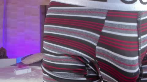 Snapshot of isaac_grey_ chatting on April 2026 07:00:01 PM isaac_grey_ online show from April 2026 07:00:01 PM