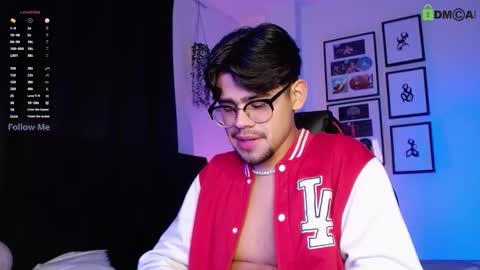 Isaac Saenz. online show from December 2025 11:43:01 PM