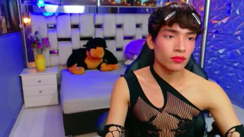 isaacnova online show from April 2026 07:11:01 PM