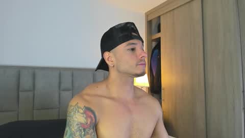 Snapshot of isaacsuarez chatting on February 2026 05:28:02 PM Isaac Surez online show from February 2026 05:28:02 PM