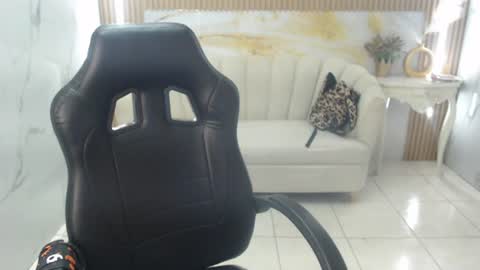 Snapshot of isabeau_s chatting on June 2026 01:20:02 PM isabeau_s online show from June 2026 01:20:02 PM