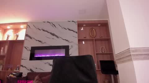 Isabel online show from February 2025 08:17:01 AM