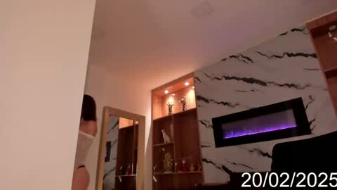 Isabel online show from February 2025 05:12:01 AM