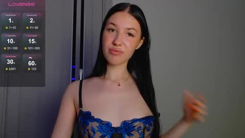 Bella online show from May 2026 03:52:02 PM