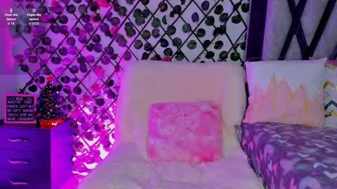 Isa online show from December 2025 10:27:02 PM