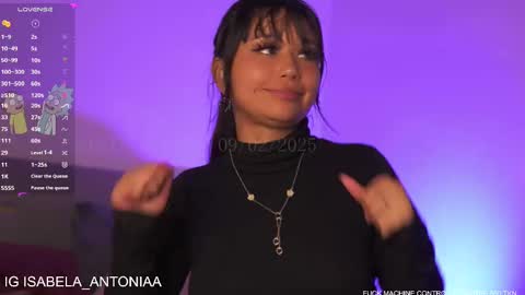 Snapshot of isabela_antonia_ chatting on February 2025 09:34:02 AM online show from February 2025 09:34:02 AM