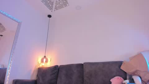 Isabela online show from February 2025 12:11:01 PM