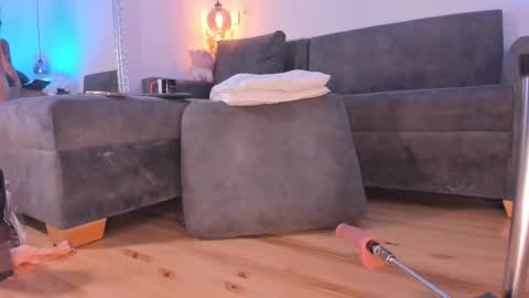 Isabela online show from October 2025 12:08:02 PM