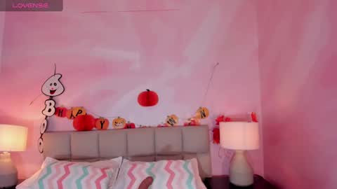 Snapshot of isabelastefano chatting on October 2025 03:29:02 AM isabelastefano online show from October 2025 03:29:02 AM