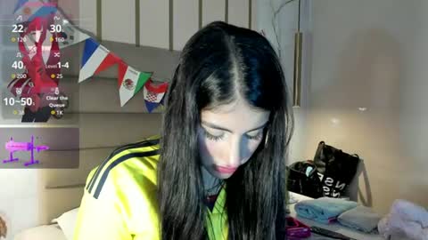Snapshot of isabelastefano chatting on June 2026 03:18:01 AM isabelastefano online show from June 2026 03:18:01 AM